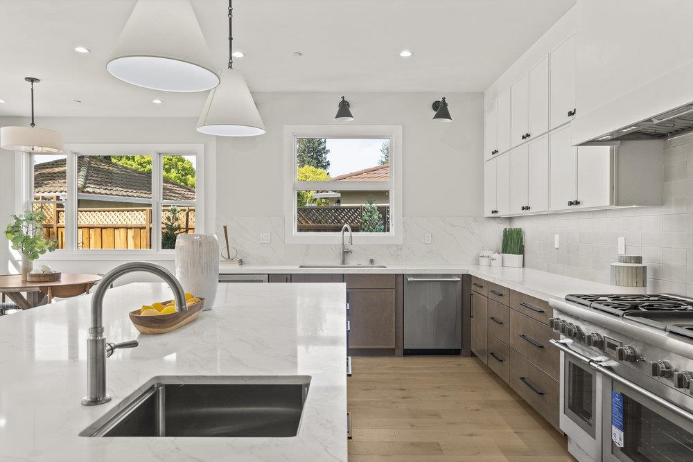 Detail Gallery Image 41 of 102 For 1303 American Way, Menlo Park,  CA 94025 - 5 Beds | 5/2 Baths
