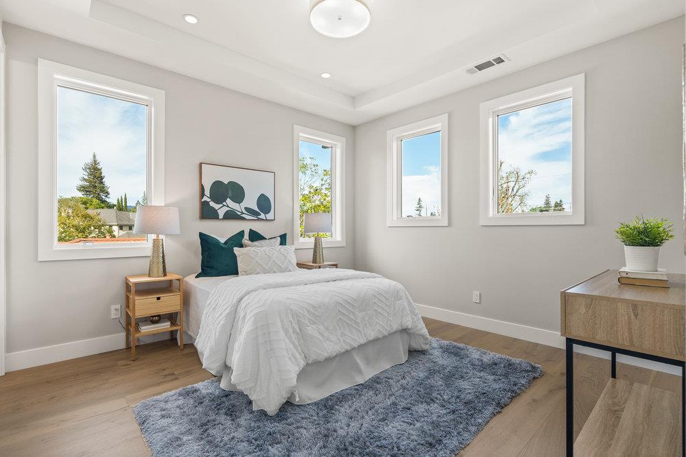 Detail Gallery Image 43 of 102 For 1303 American Way, Menlo Park,  CA 94025 - 5 Beds | 5/2 Baths
