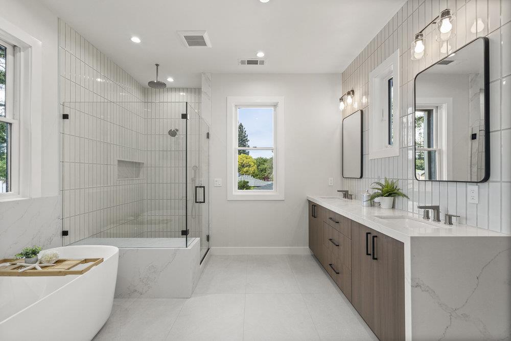 Detail Gallery Image 60 of 102 For 1303 American Way, Menlo Park,  CA 94025 - 5 Beds | 5/2 Baths