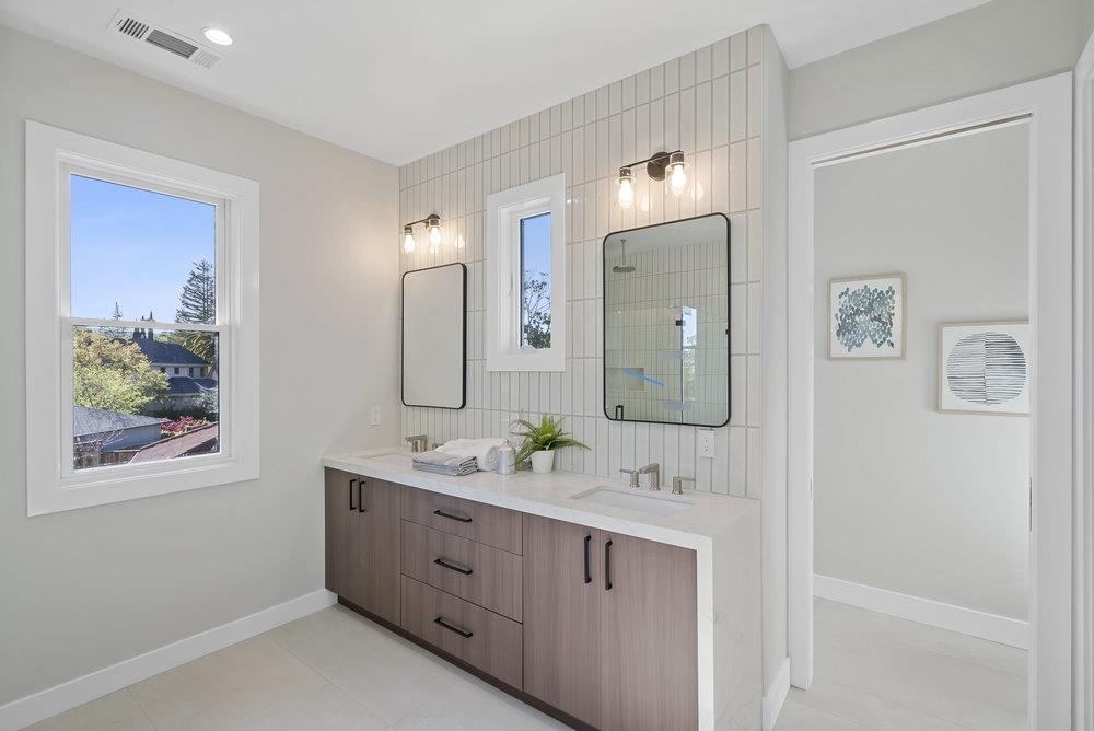 Detail Gallery Image 62 of 102 For 1303 American Way, Menlo Park,  CA 94025 - 5 Beds | 5/2 Baths
