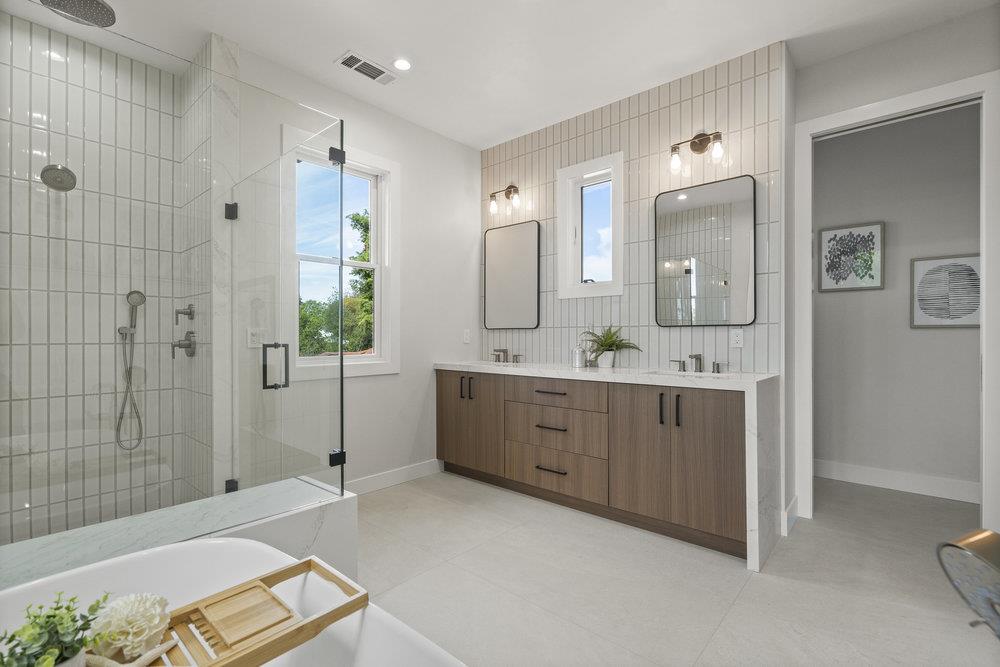 Detail Gallery Image 63 of 102 For 1303 American Way, Menlo Park,  CA 94025 - 5 Beds | 5/2 Baths