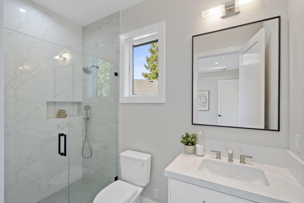 Detail Gallery Image 65 of 102 For 1303 American Way, Menlo Park,  CA 94025 - 5 Beds | 5/2 Baths