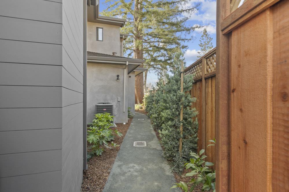 Detail Gallery Image 88 of 102 For 1303 American Way, Menlo Park,  CA 94025 - 5 Beds | 5/2 Baths