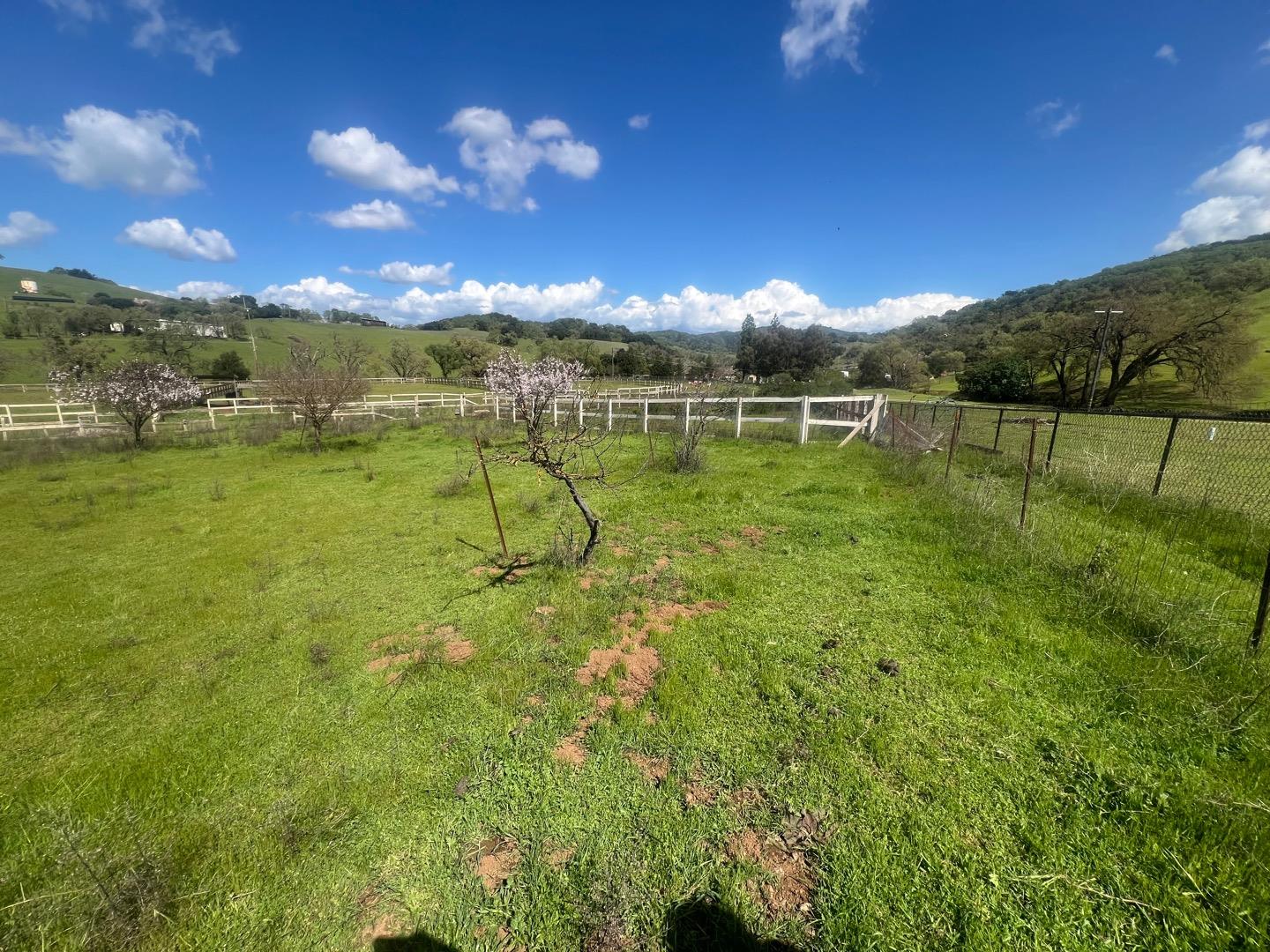 Detail Gallery Image 18 of 62 For 5390 Little Uvas Rd, Morgan Hill,  CA 95037 - 3 Beds | 2/2 Baths