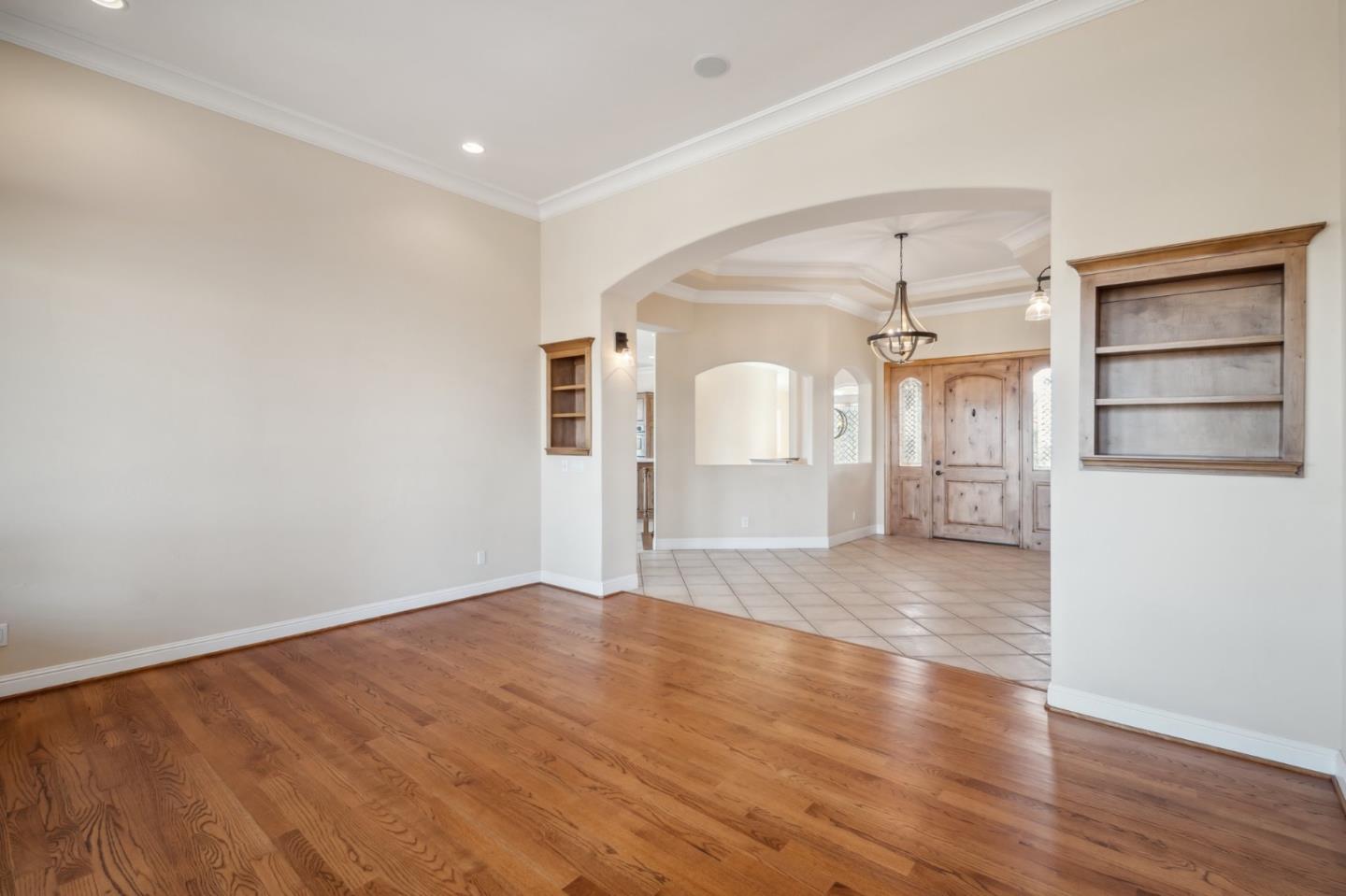 Detail Gallery Image 13 of 89 For 4165 Ashford Cir, Hollister,  CA 95023 - 5 Beds | 3 Baths