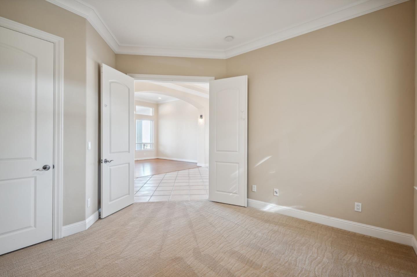 Detail Gallery Image 15 of 89 For 4165 Ashford Cir, Hollister,  CA 95023 - 5 Beds | 3 Baths