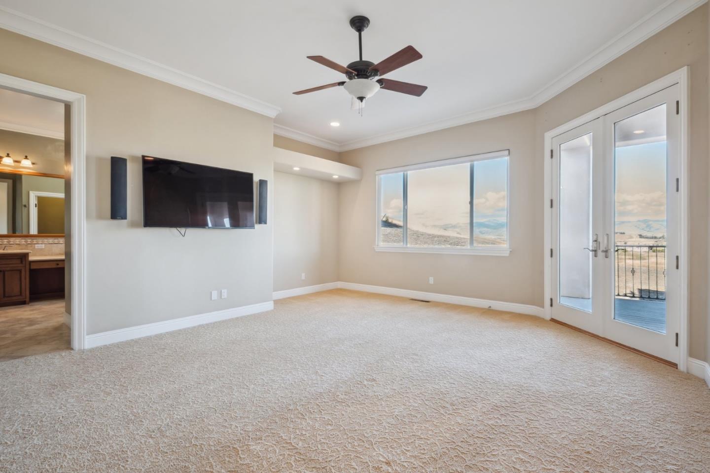 Detail Gallery Image 17 of 89 For 4165 Ashford Cir, Hollister,  CA 95023 - 5 Beds | 3 Baths