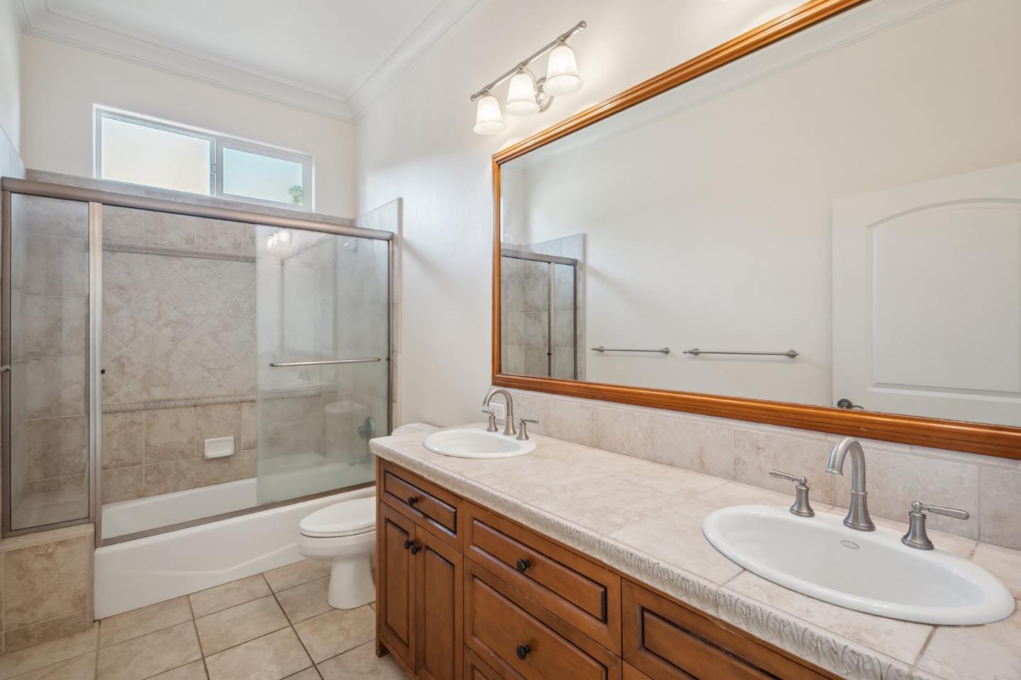 Detail Gallery Image 21 of 89 For 4165 Ashford Cir, Hollister,  CA 95023 - 5 Beds | 3 Baths