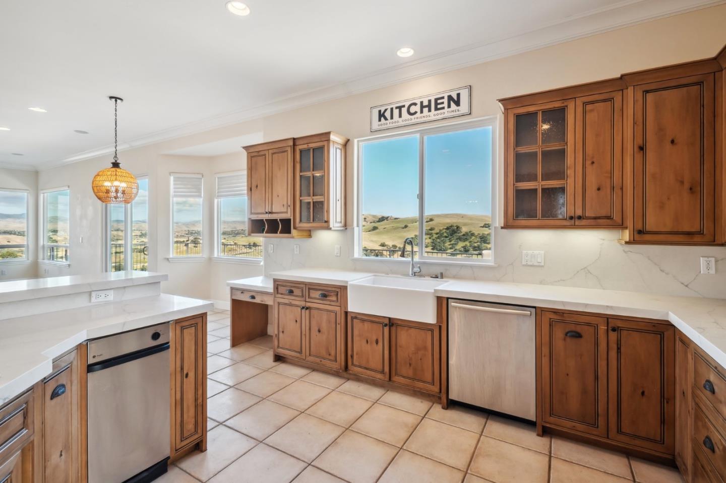Detail Gallery Image 31 of 89 For 4165 Ashford Cir, Hollister,  CA 95023 - 5 Beds | 3 Baths