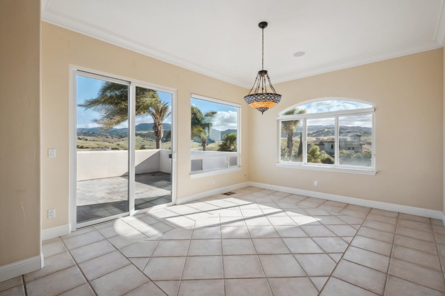 Detail Gallery Image 33 of 89 For 4165 Ashford Cir, Hollister,  CA 95023 - 5 Beds | 3 Baths
