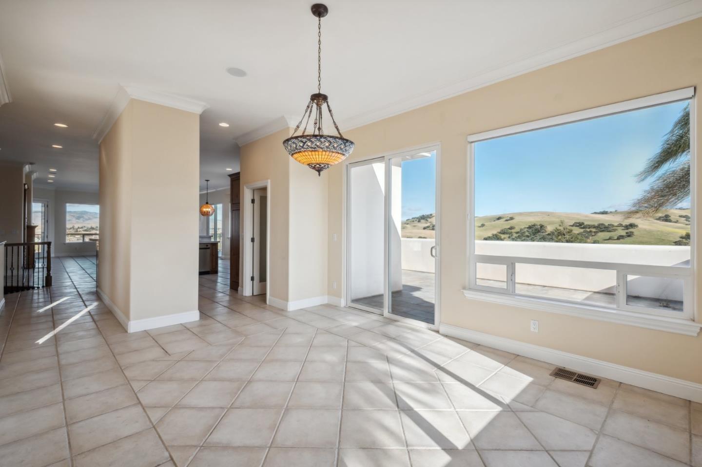 Detail Gallery Image 34 of 89 For 4165 Ashford Cir, Hollister,  CA 95023 - 5 Beds | 3 Baths
