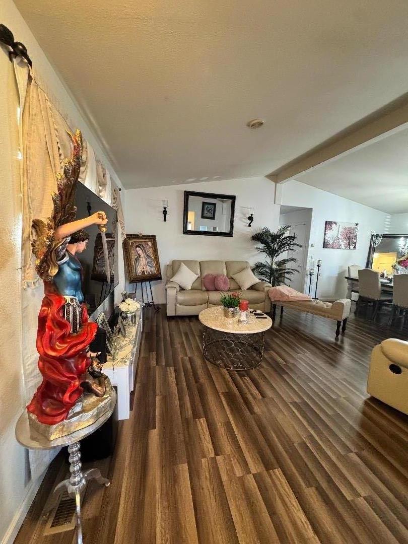 Detail Gallery Image 4 of 15 For 20 Russell Rd #22,  Salinas,  CA 93906 - 3 Beds | 2 Baths