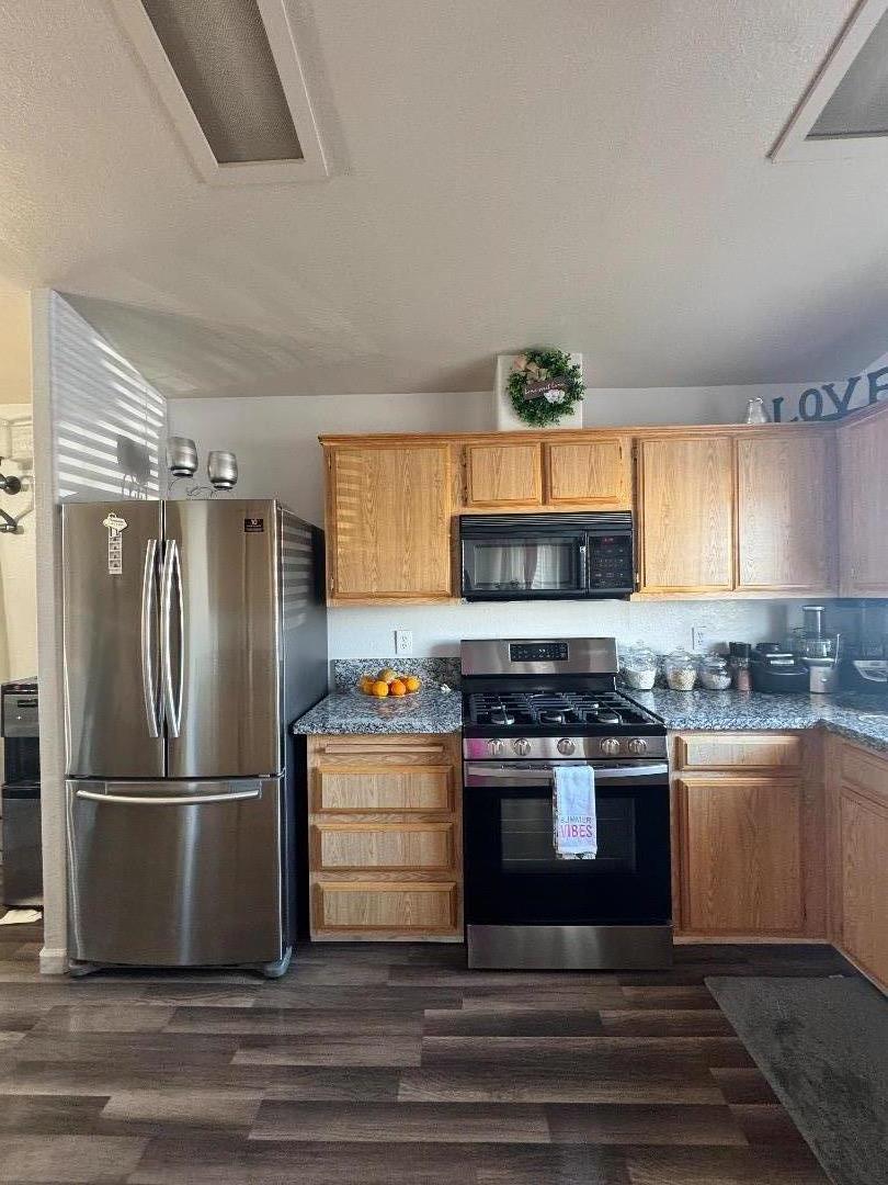 Detail Gallery Image 6 of 15 For 20 Russell Rd #22,  Salinas,  CA 93906 - 3 Beds | 2 Baths