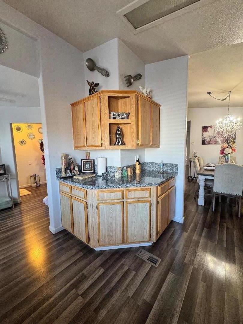 Detail Gallery Image 8 of 15 For 20 Russell Rd #22,  Salinas,  CA 93906 - 3 Beds | 2 Baths
