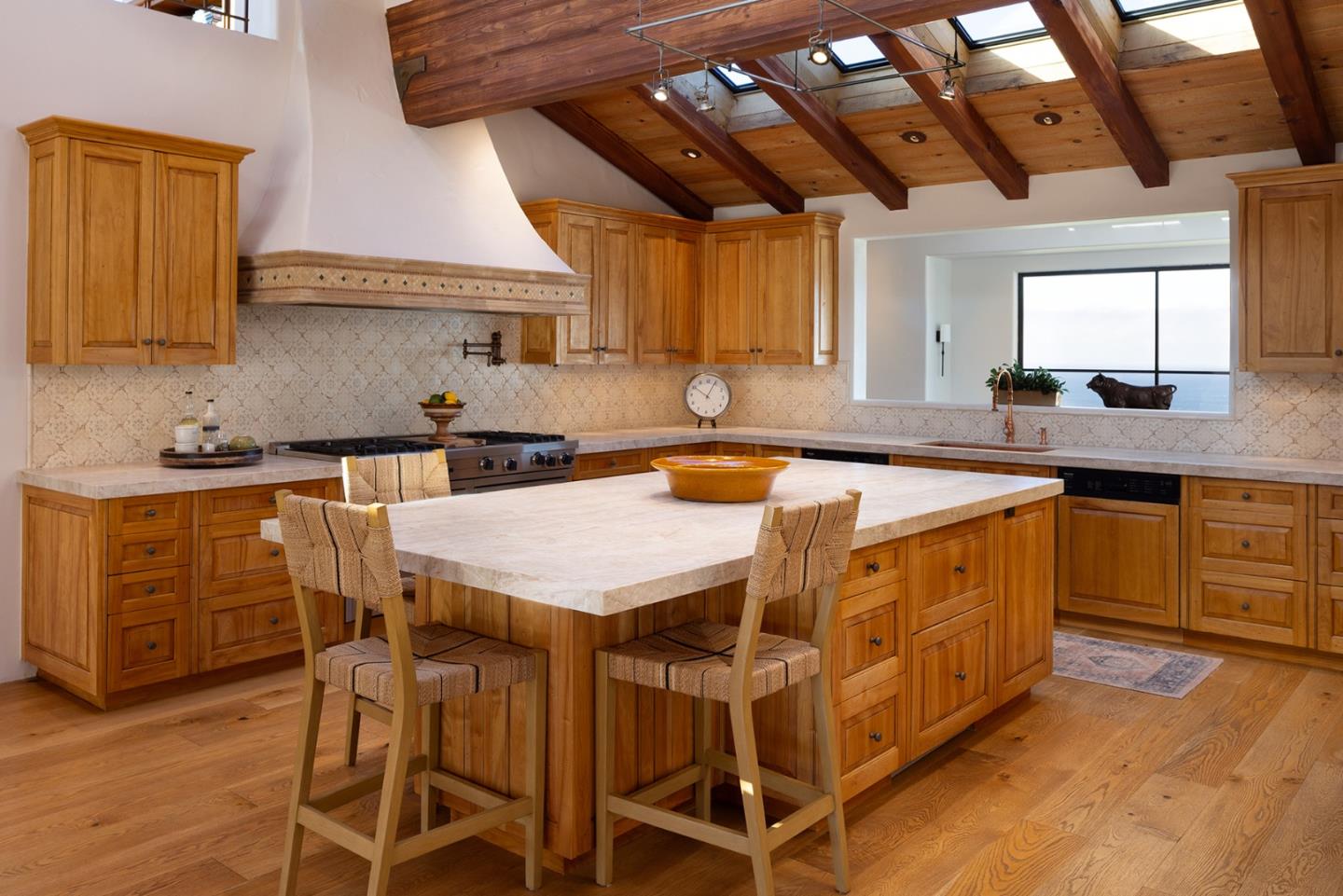 Detail Gallery Image 11 of 58 For 31453 Highway 1, Carmel,  CA 93923 - 5 Beds | 6 Baths