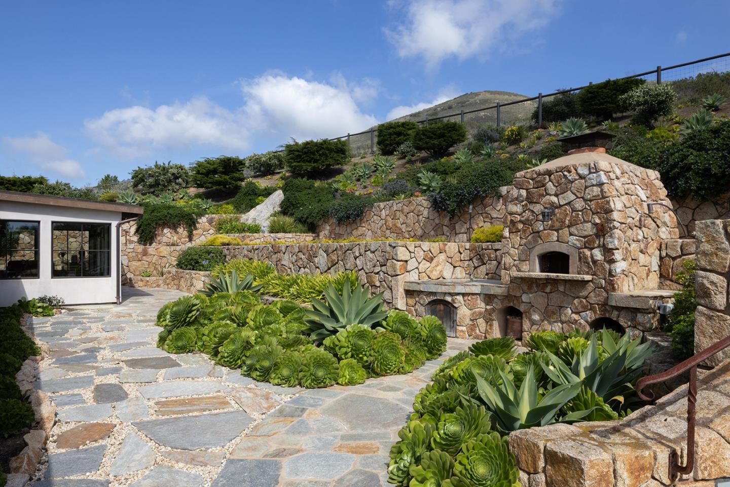 Detail Gallery Image 16 of 58 For 31453 Highway 1, Carmel,  CA 93923 - 5 Beds | 6 Baths