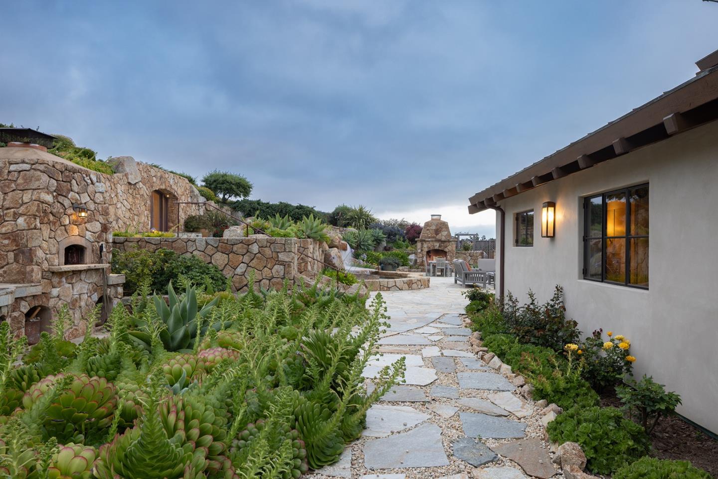 Detail Gallery Image 17 of 58 For 31453 Highway 1, Carmel,  CA 93923 - 5 Beds | 6 Baths