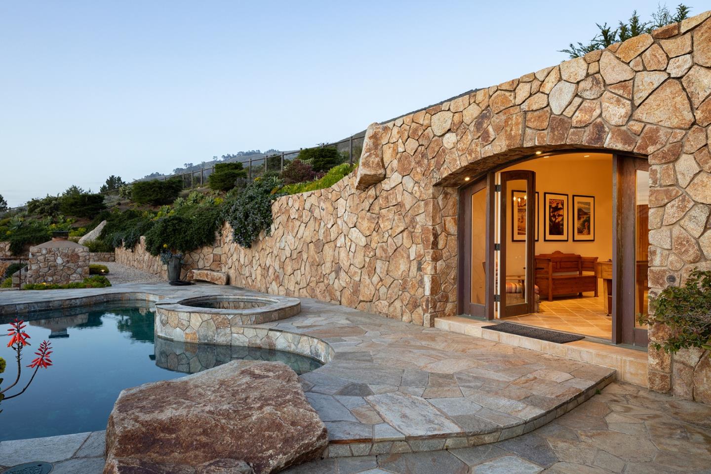 Detail Gallery Image 22 of 58 For 31453 Highway 1, Carmel,  CA 93923 - 5 Beds | 6 Baths