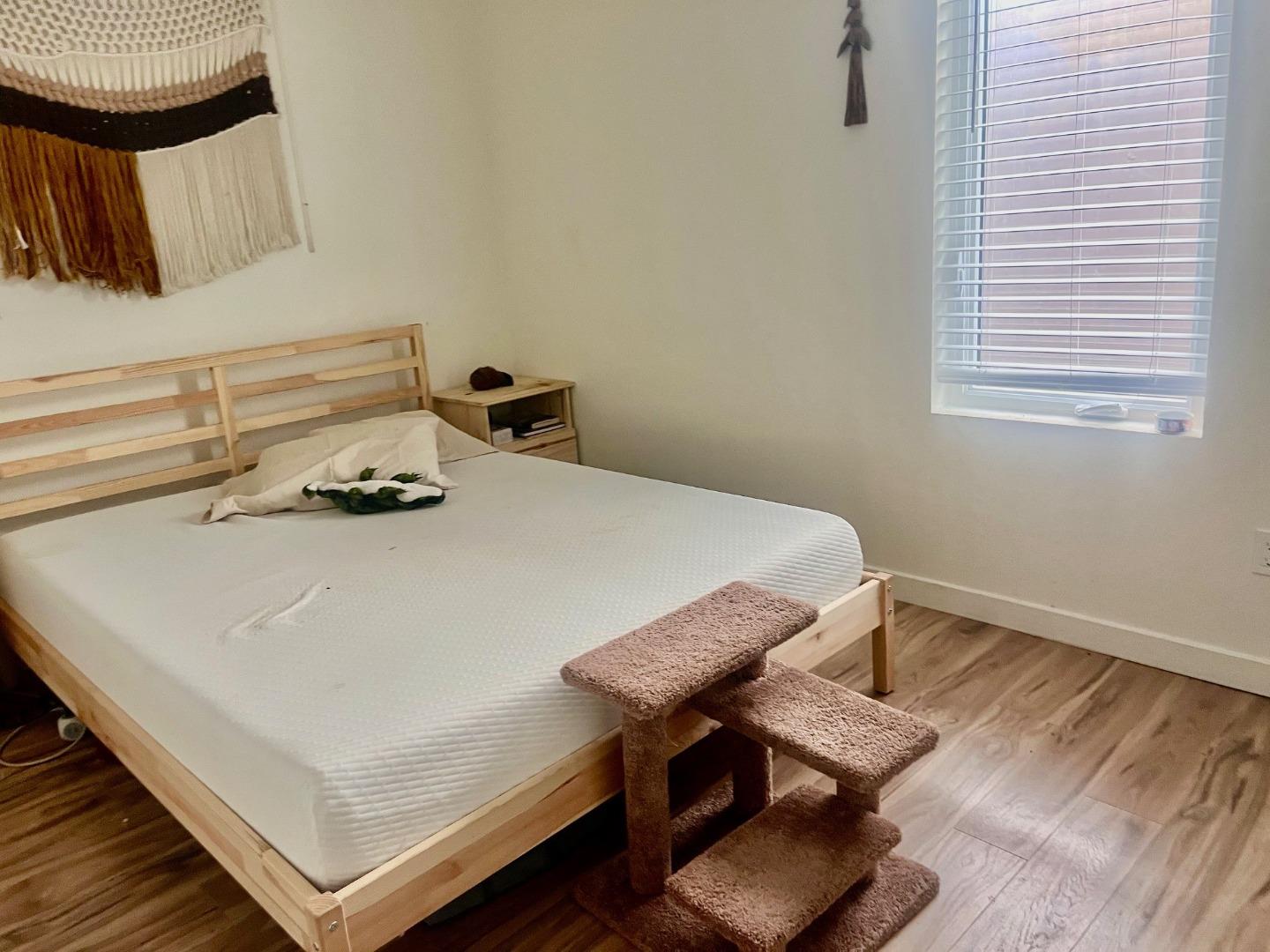 Detail Gallery Image 11 of 14 For 3001 D St, Sacramento,  CA 95816 - – Beds | – Baths