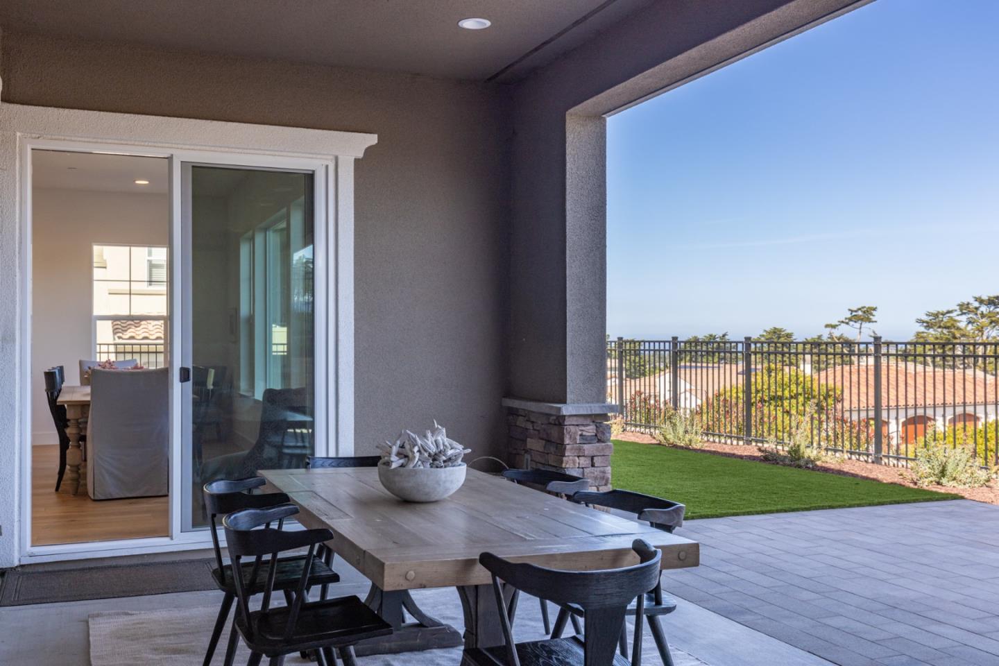 Detail Gallery Image 13 of 32 For 1771 Fairway Dr, Seaside,  CA 93955 - 5 Beds | 4/1 Baths