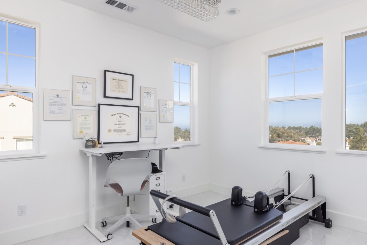 Detail Gallery Image 19 of 32 For 1771 Fairway Dr, Seaside,  CA 93955 - 5 Beds | 4/1 Baths