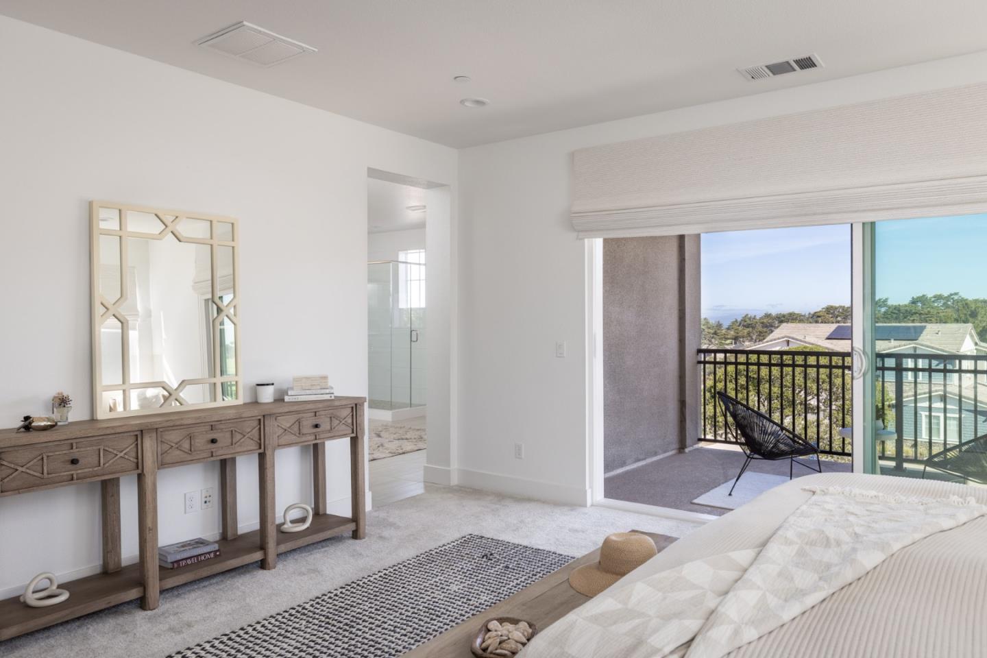 Detail Gallery Image 25 of 32 For 1771 Fairway Dr, Seaside,  CA 93955 - 5 Beds | 4/1 Baths