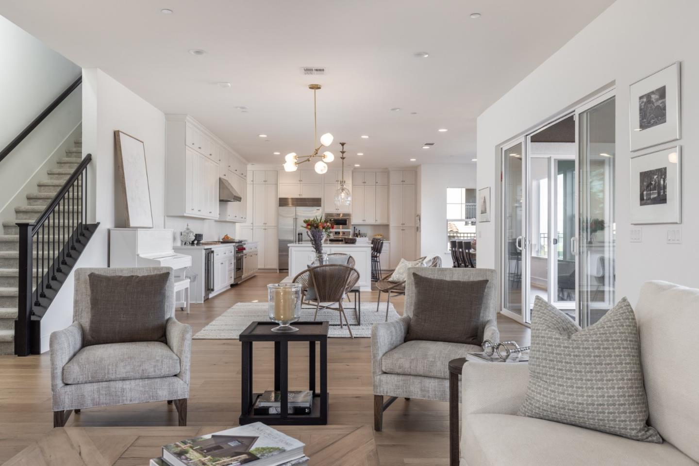 Detail Gallery Image 3 of 32 For 1771 Fairway Dr, Seaside,  CA 93955 - 5 Beds | 4/1 Baths