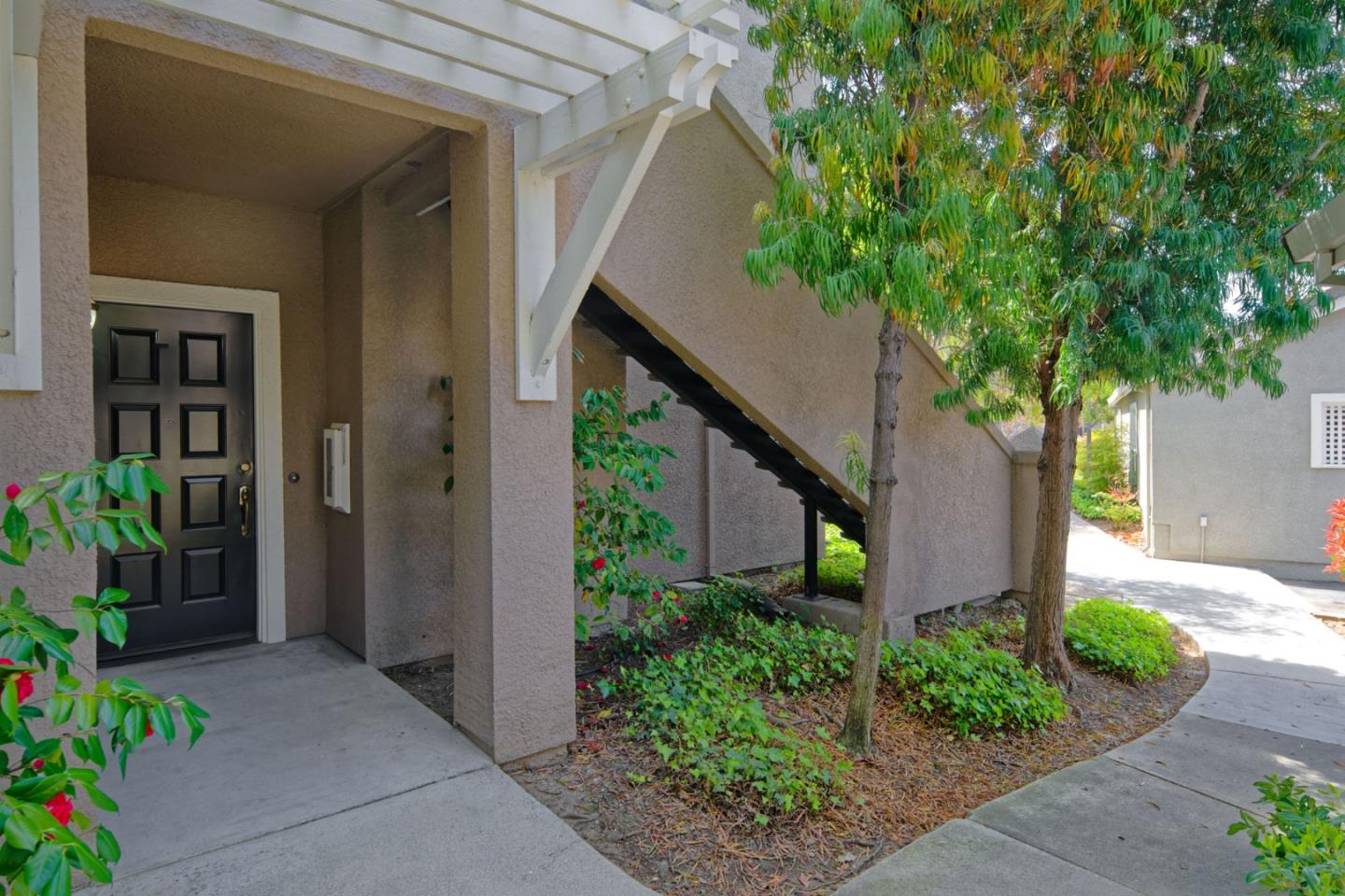 Detail Gallery Image 2 of 40 For 5947 Lake Hennessy Ct, San Jose,  CA 95123 - 1 Beds | 1 Baths