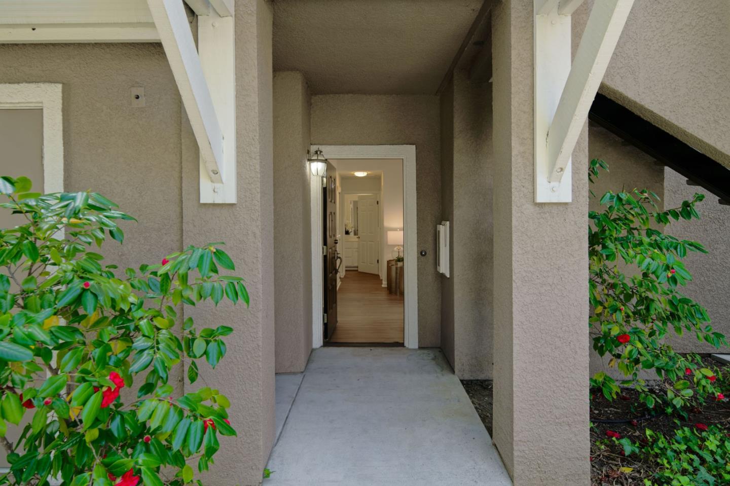 Detail Gallery Image 3 of 40 For 5947 Lake Hennessy Ct, San Jose,  CA 95123 - 1 Beds | 1 Baths