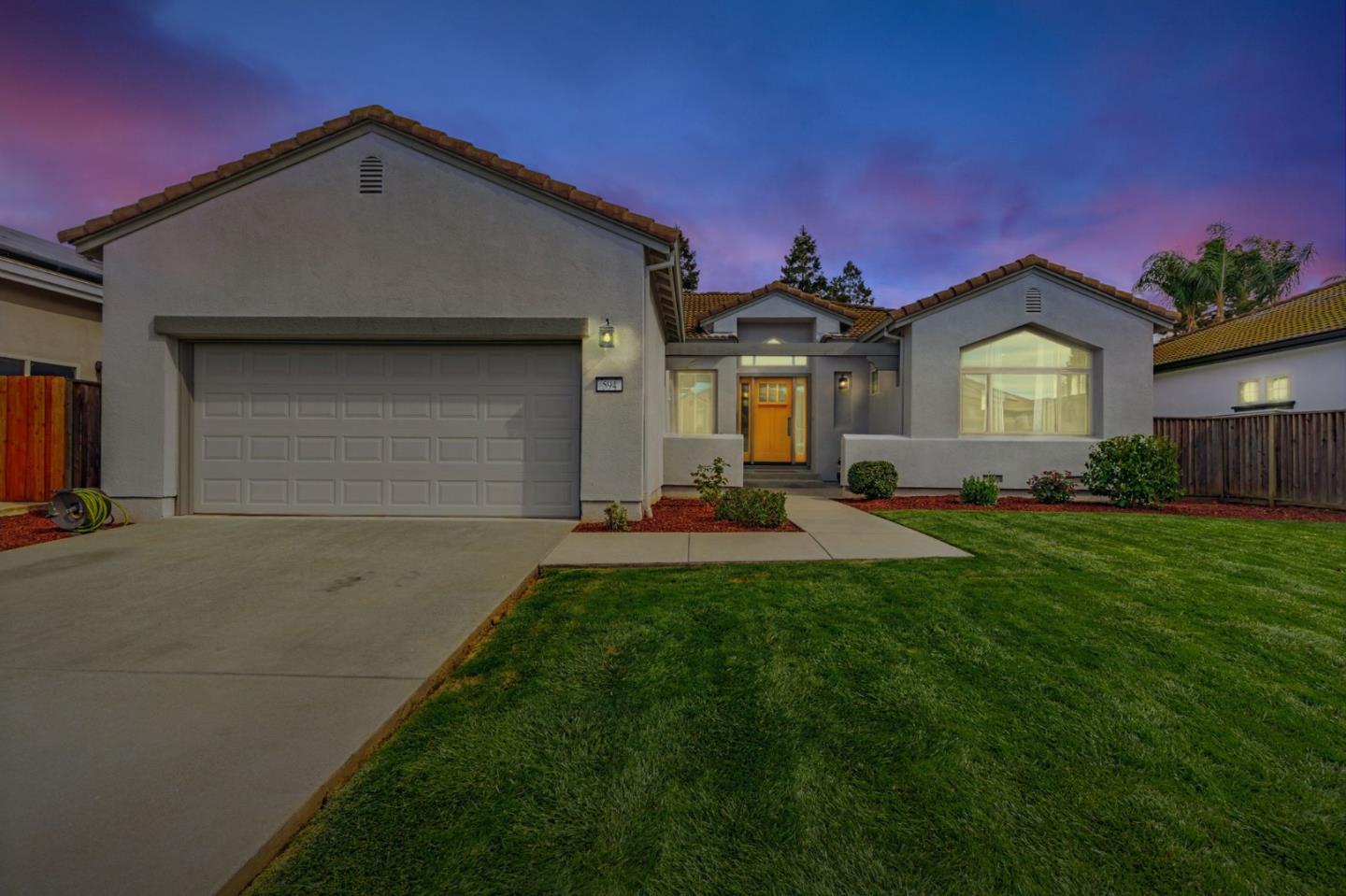 Detail Gallery Image 2 of 33 For 594 Calle Siena, Morgan Hill,  CA 95037 - 3 Beds | 2 Baths