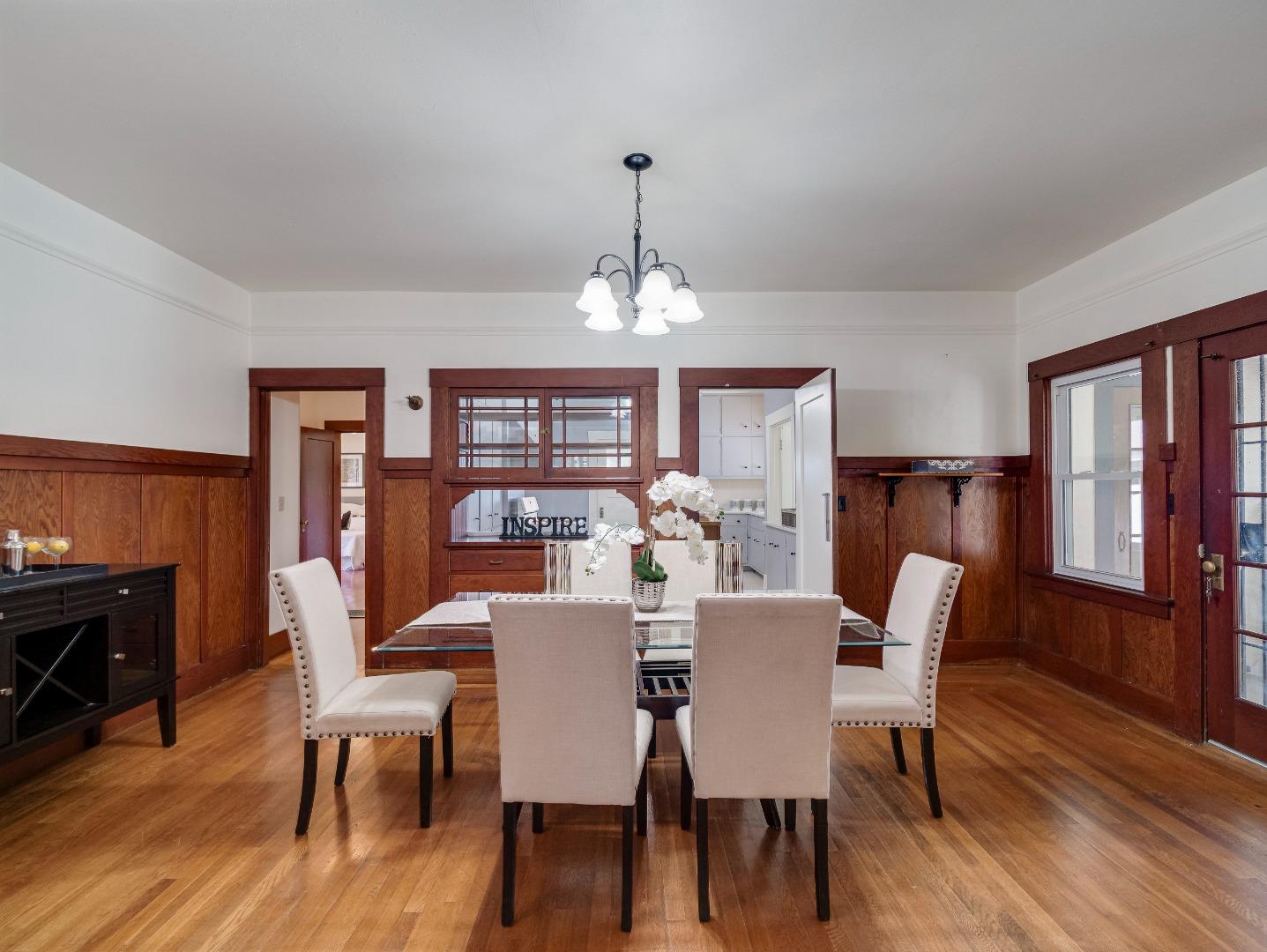 Detail Gallery Image 12 of 39 For 906 West St, Hollister,  CA 95023 - 3 Beds | 1/1 Baths