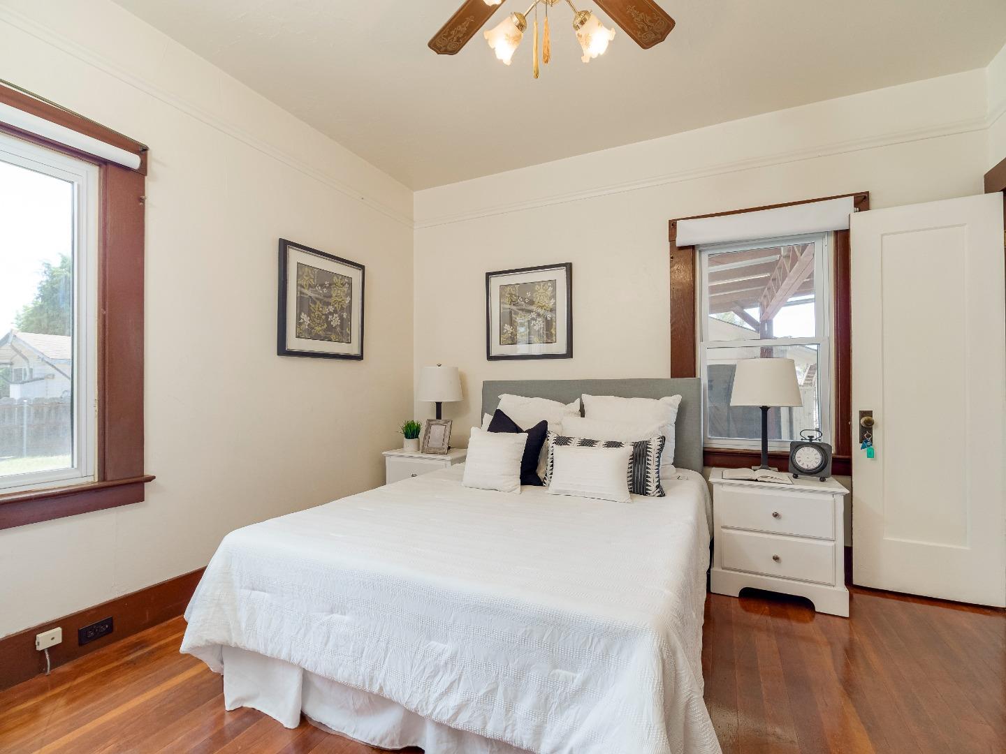 Detail Gallery Image 16 of 39 For 906 West St, Hollister,  CA 95023 - 3 Beds | 1/1 Baths