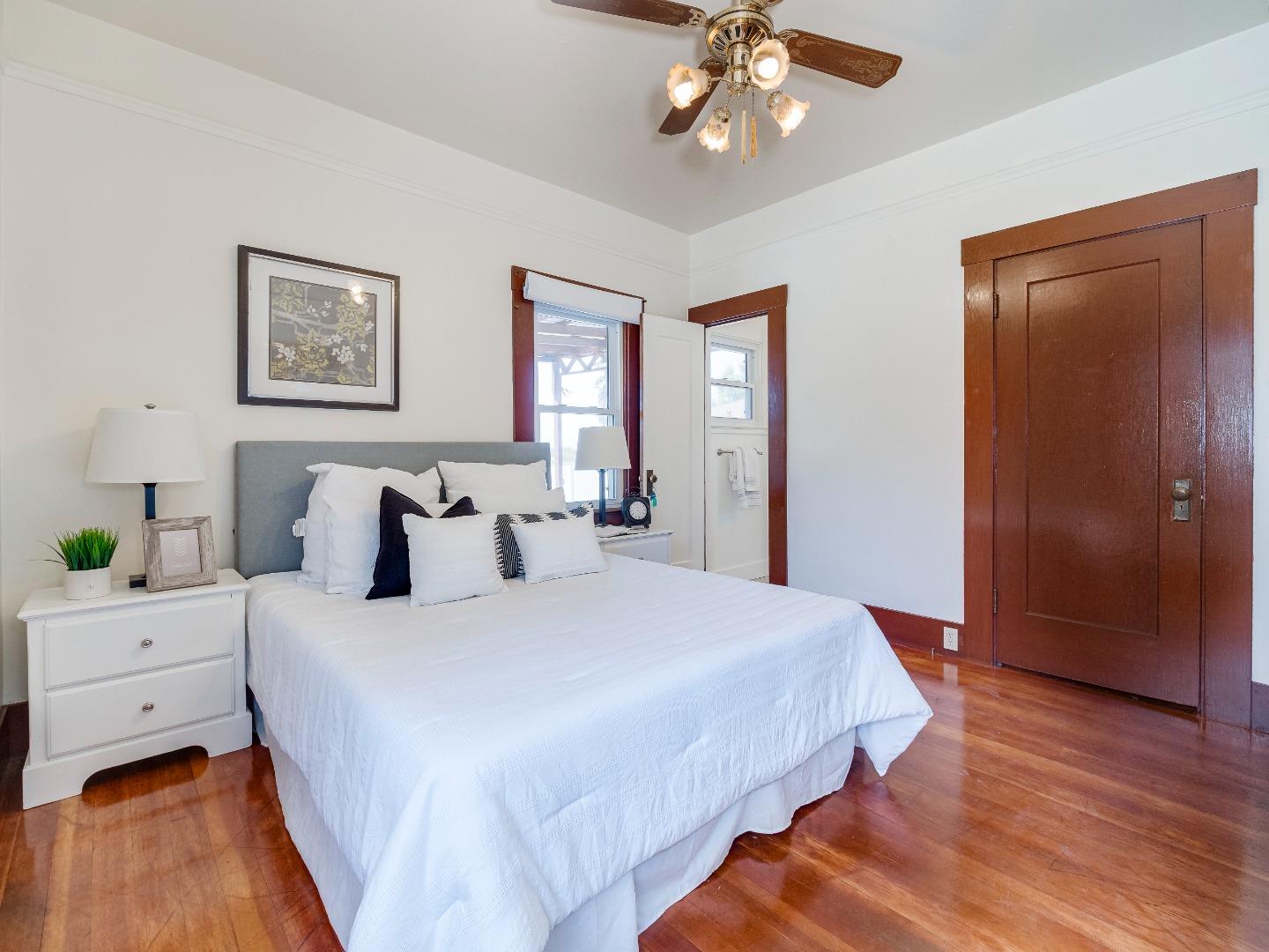 Detail Gallery Image 18 of 39 For 906 West St, Hollister,  CA 95023 - 3 Beds | 1/1 Baths
