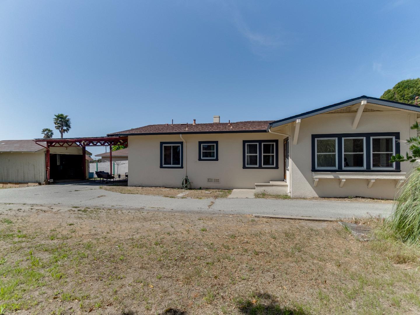 Detail Gallery Image 34 of 39 For 906 West St, Hollister,  CA 95023 - 3 Beds | 1/1 Baths
