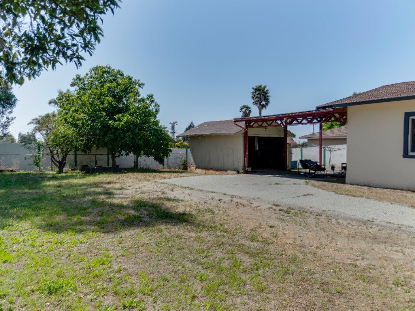 Detail Gallery Image 35 of 39 For 906 West St, Hollister,  CA 95023 - 3 Beds | 1/1 Baths