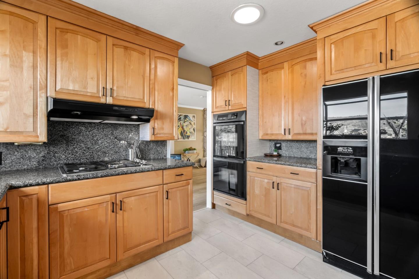 Detail Gallery Image 14 of 61 For 115 Stanley Ave, Pacifica,  CA 94044 - 5 Beds | 3/1 Baths