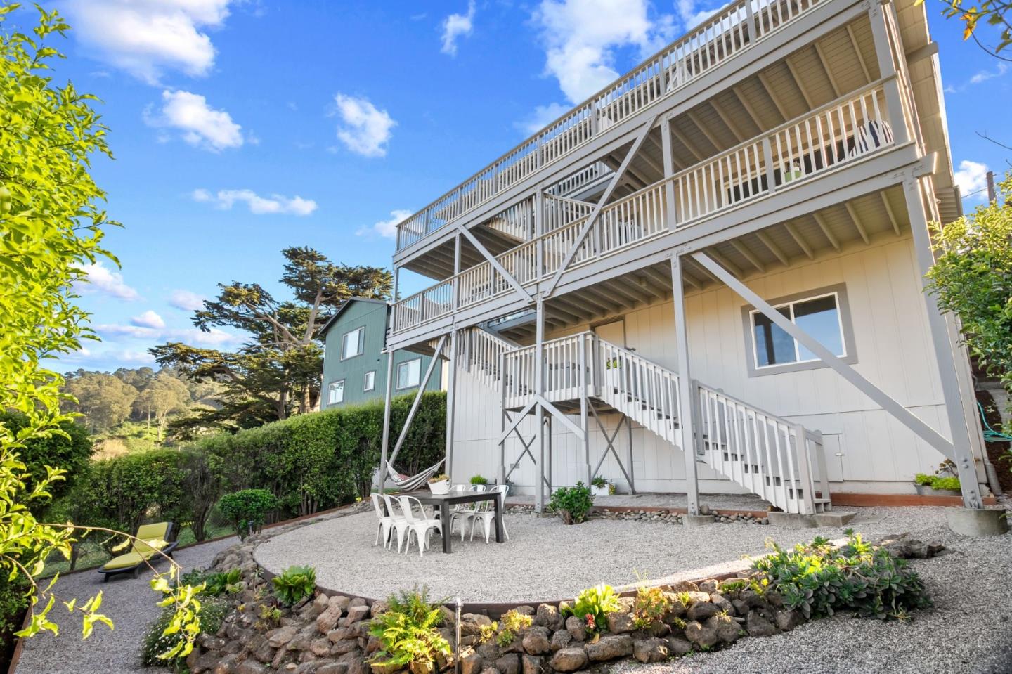 Detail Gallery Image 31 of 61 For 115 Stanley Ave, Pacifica,  CA 94044 - 5 Beds | 3/1 Baths
