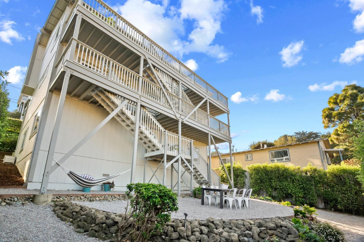 Detail Gallery Image 32 of 61 For 115 Stanley Ave, Pacifica,  CA 94044 - 5 Beds | 3/1 Baths