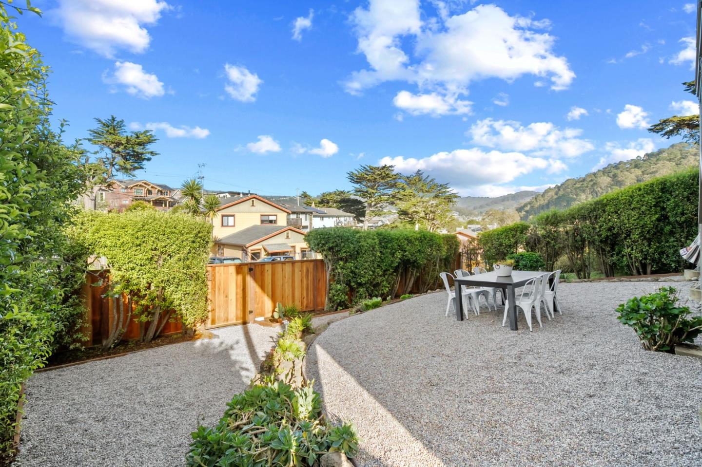 Detail Gallery Image 43 of 61 For 115 Stanley Ave, Pacifica,  CA 94044 - 5 Beds | 3/1 Baths