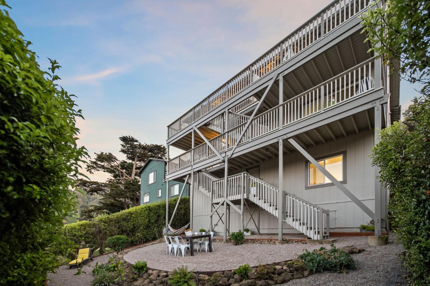 Detail Gallery Image 49 of 61 For 115 Stanley Ave, Pacifica,  CA 94044 - 5 Beds | 3/1 Baths