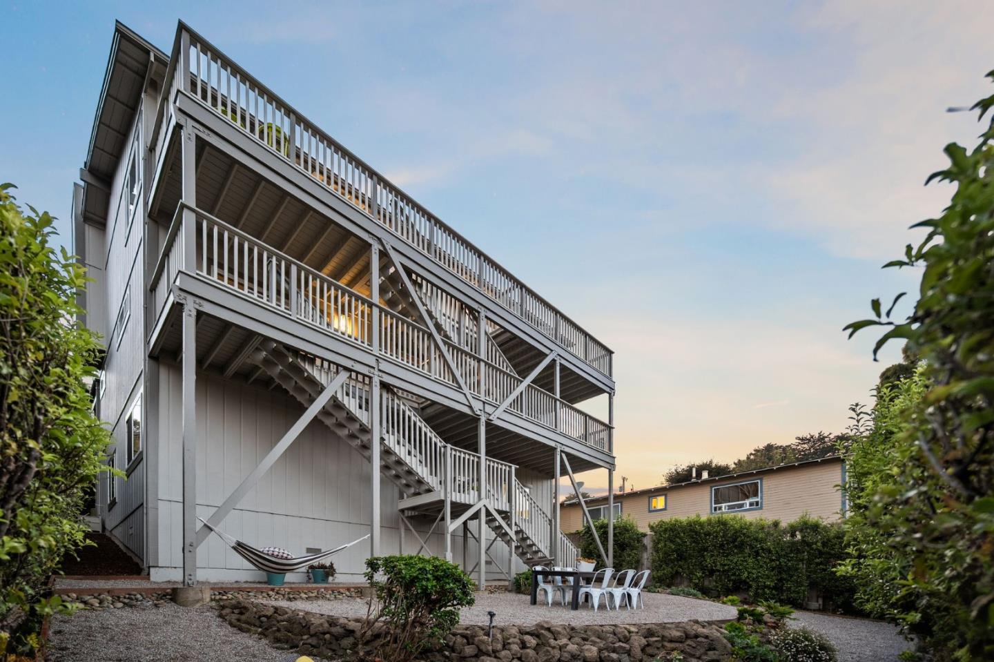Detail Gallery Image 52 of 61 For 115 Stanley Ave, Pacifica,  CA 94044 - 5 Beds | 3/1 Baths