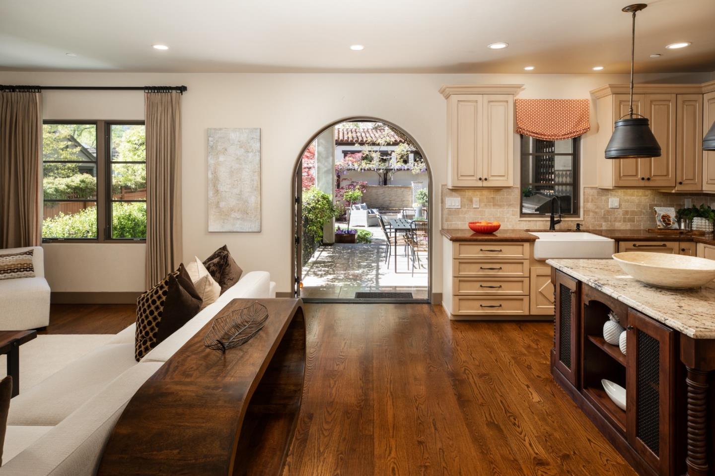 Detail Gallery Image 13 of 58 For 16922 Mitchell Ave, Los Gatos,  CA 95032 - 4 Beds | 3/1 Baths