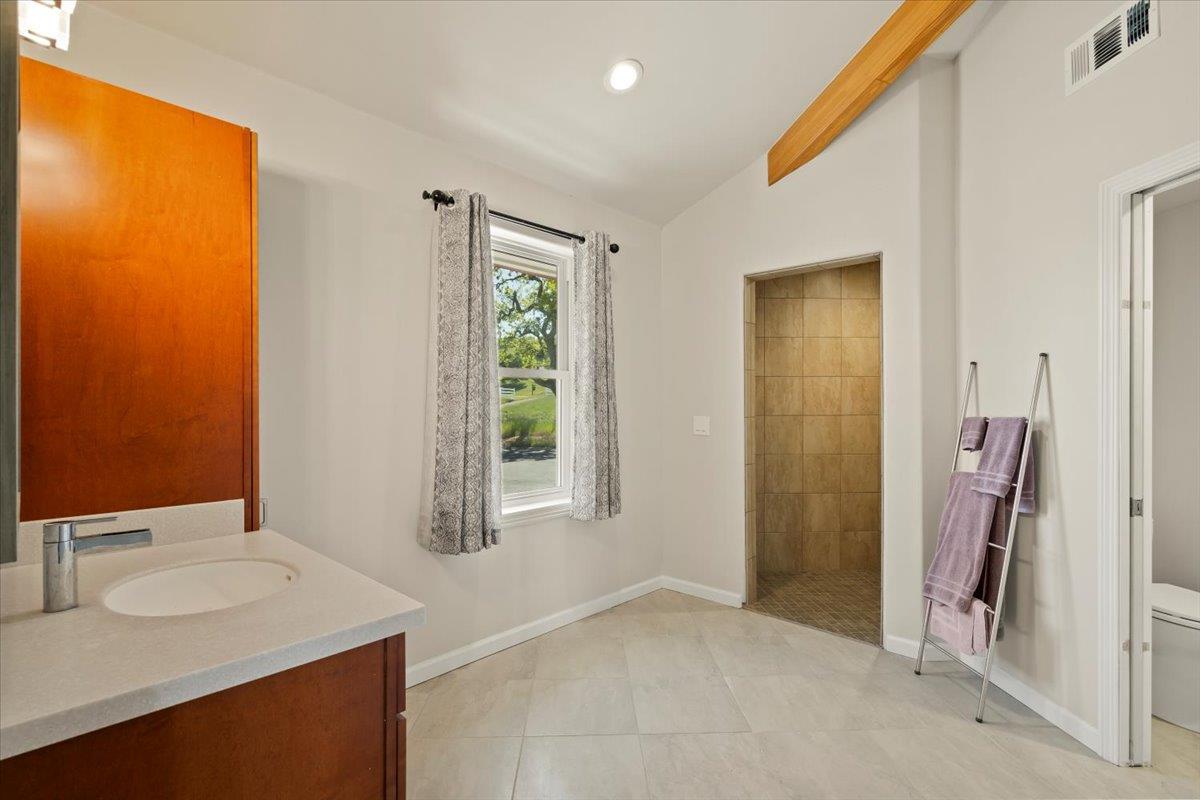 Detail Gallery Image 15 of 25 For 22500 Pacheco Pass Hwy, –,  CA 95023 - 3 Beds | 2 Baths