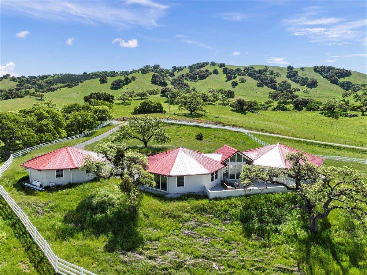 Detail Gallery Image 2 of 25 For 22500 Pacheco Pass Hwy, –,  CA 95023 - 3 Beds | 2 Baths