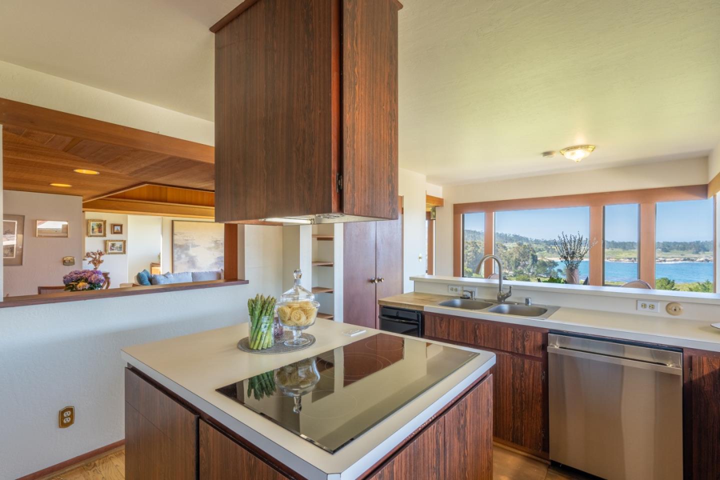 Detail Gallery Image 10 of 28 For 2952 Cuesta Way, Carmel,  CA 93923 - 3 Beds | 3 Baths