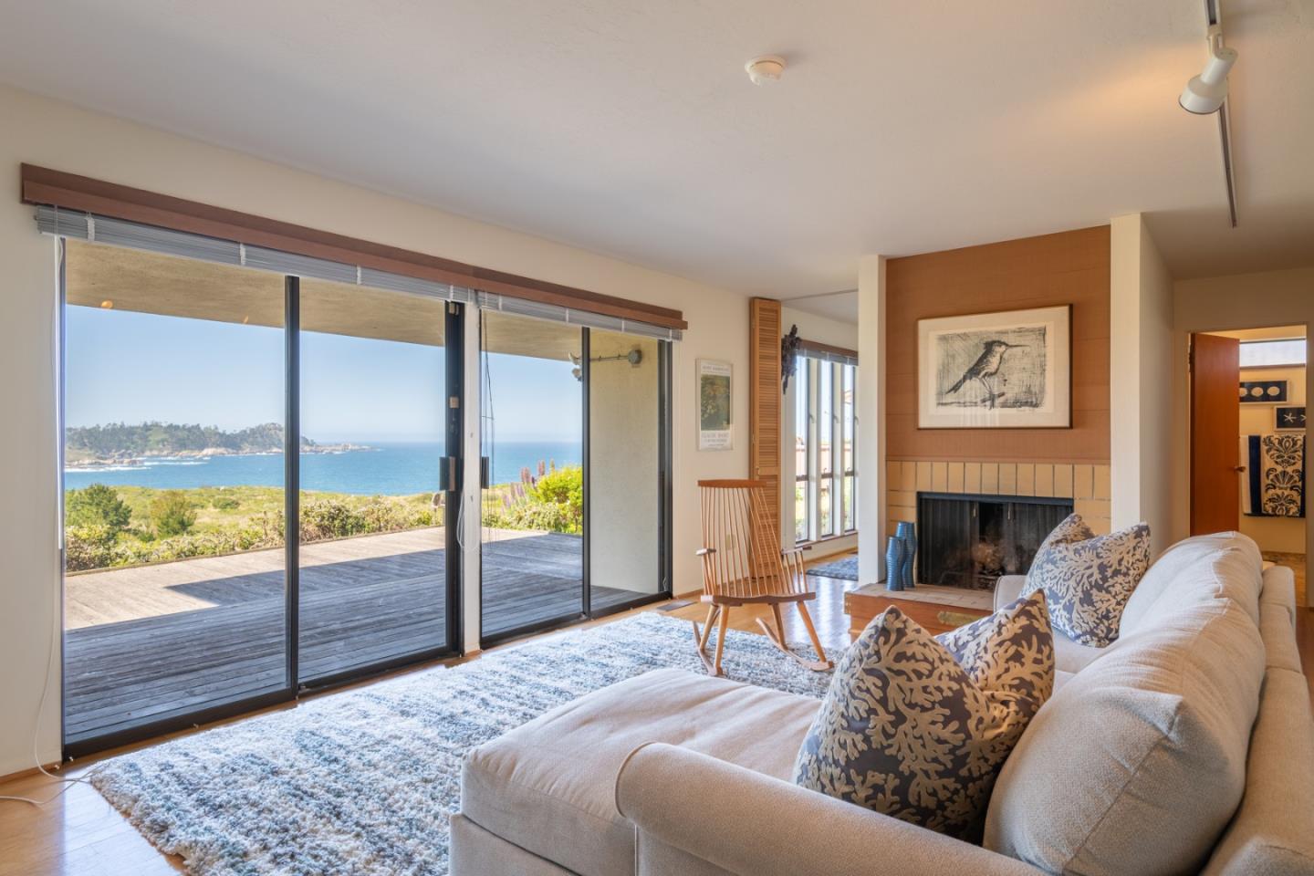 Detail Gallery Image 17 of 28 For 2952 Cuesta Way, Carmel,  CA 93923 - 3 Beds | 3 Baths