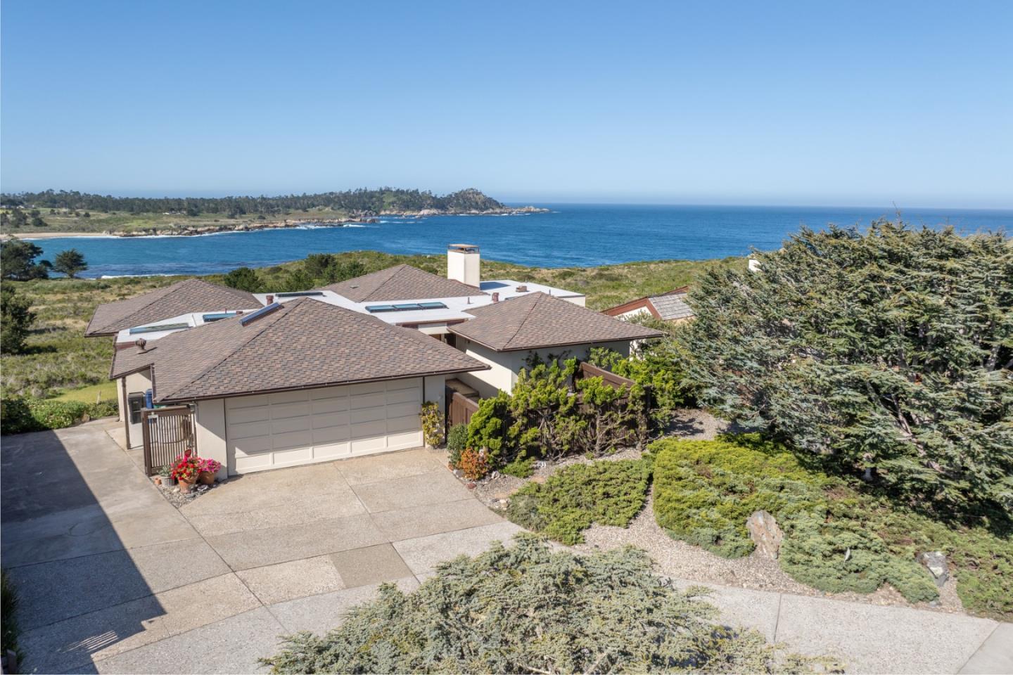 Detail Gallery Image 2 of 28 For 2952 Cuesta Way, Carmel,  CA 93923 - 3 Beds | 3 Baths