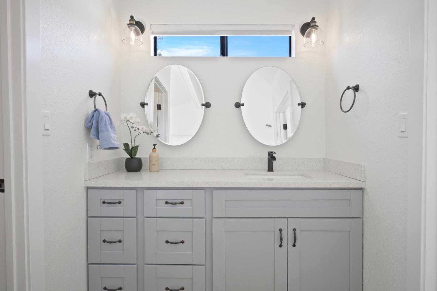 Detail Gallery Image 13 of 31 For 1128 Kayellen Ct, San Jose,  CA 95125 - 2 Beds | 2/1 Baths