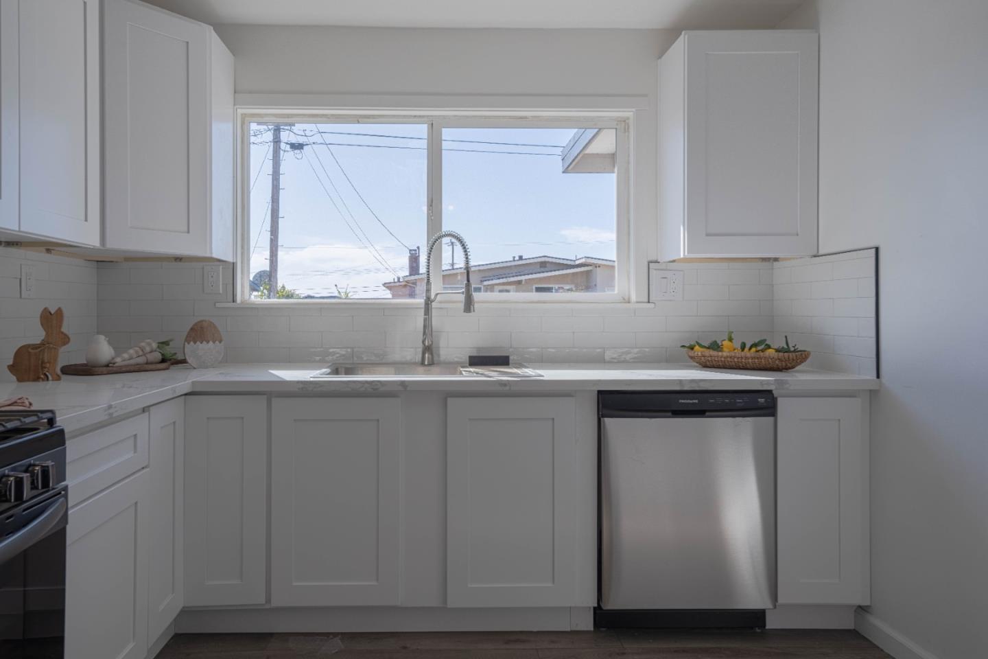 Detail Gallery Image 10 of 29 For 1758 Napa St, Seaside,  CA 93955 - 3 Beds | 1/1 Baths