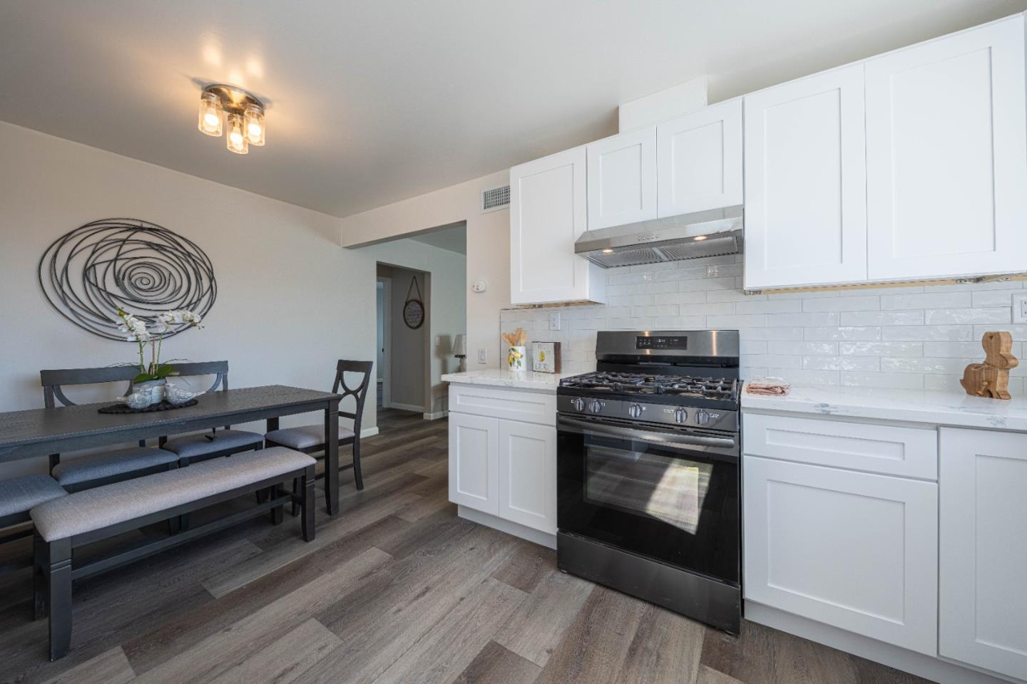 Detail Gallery Image 11 of 29 For 1758 Napa St, Seaside,  CA 93955 - 3 Beds | 1/1 Baths
